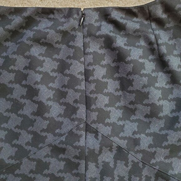 Express Wool Dark Grey Ruffled Skirt. Size 6 - Picture 9 of 9